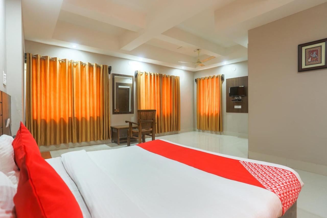 Oyo 61586 Hotel Narmada Bhavan Puri Bagian luar foto