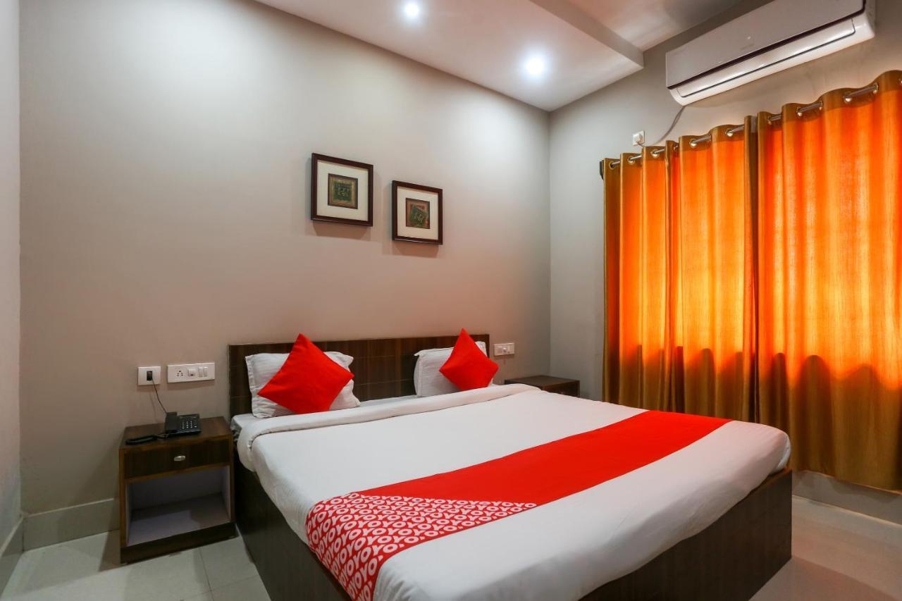 Oyo 61586 Hotel Narmada Bhavan Puri Bagian luar foto
