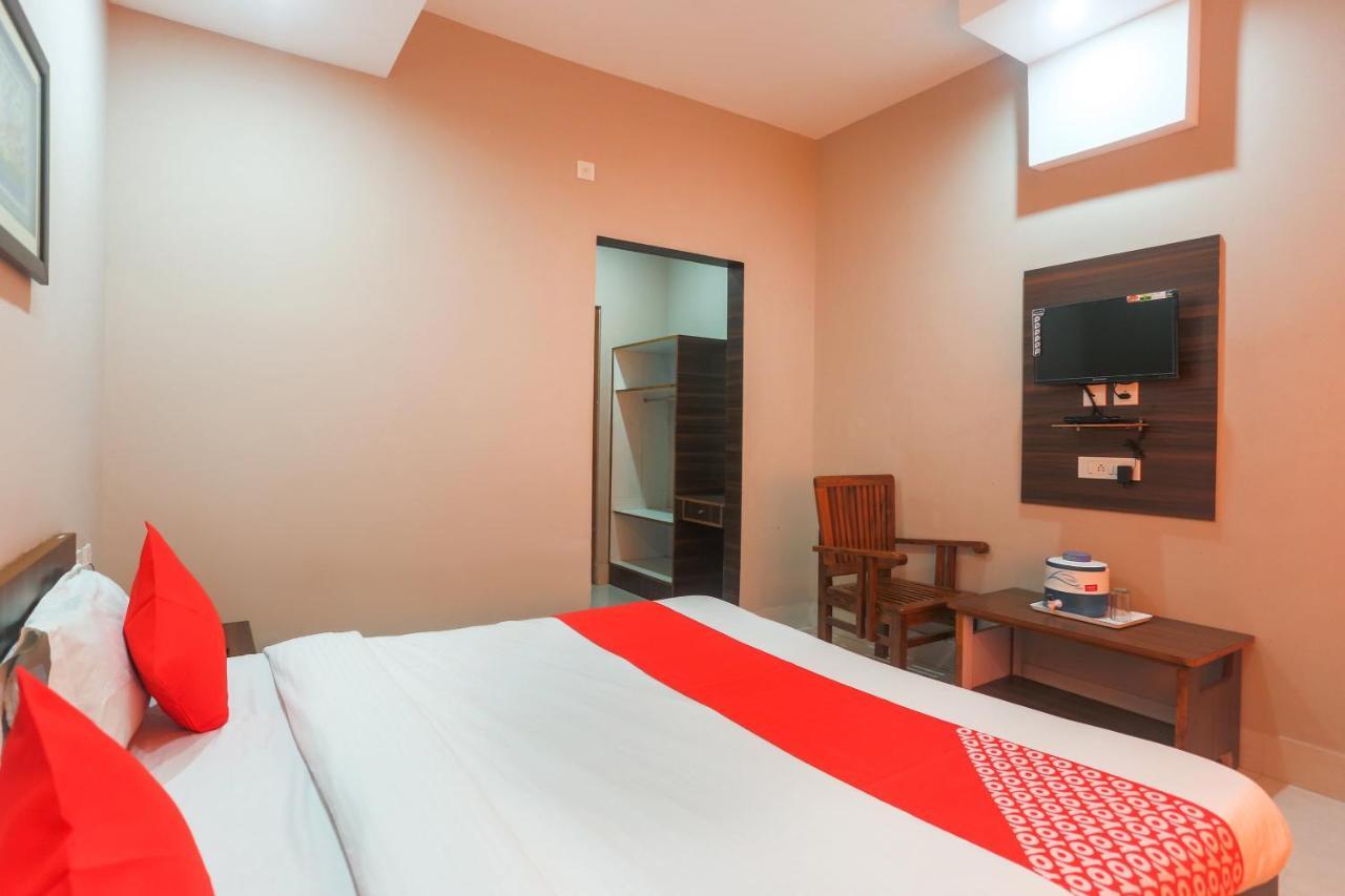 Oyo 61586 Hotel Narmada Bhavan Puri Bagian luar foto