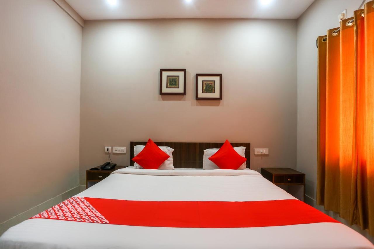 Oyo 61586 Hotel Narmada Bhavan Puri Bagian luar foto