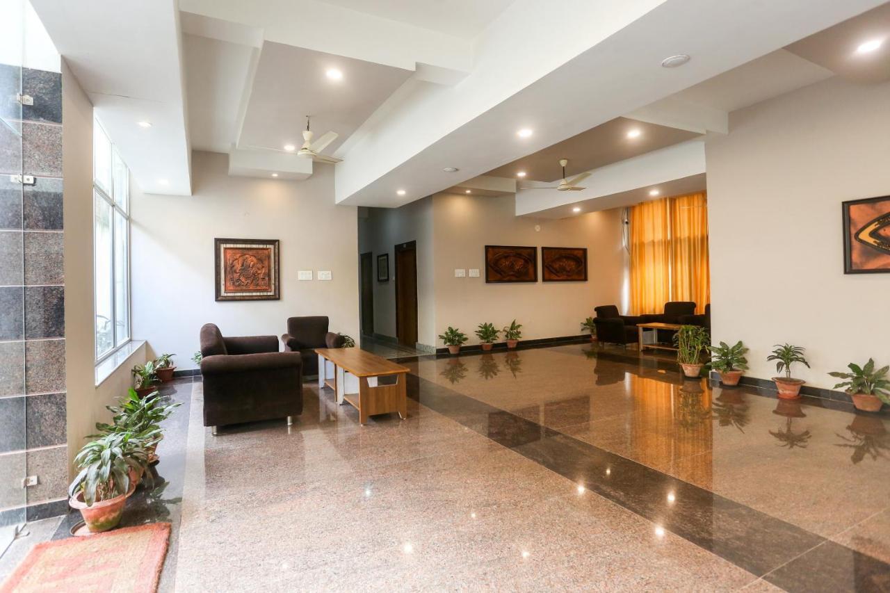Oyo 61586 Hotel Narmada Bhavan Puri Bagian luar foto