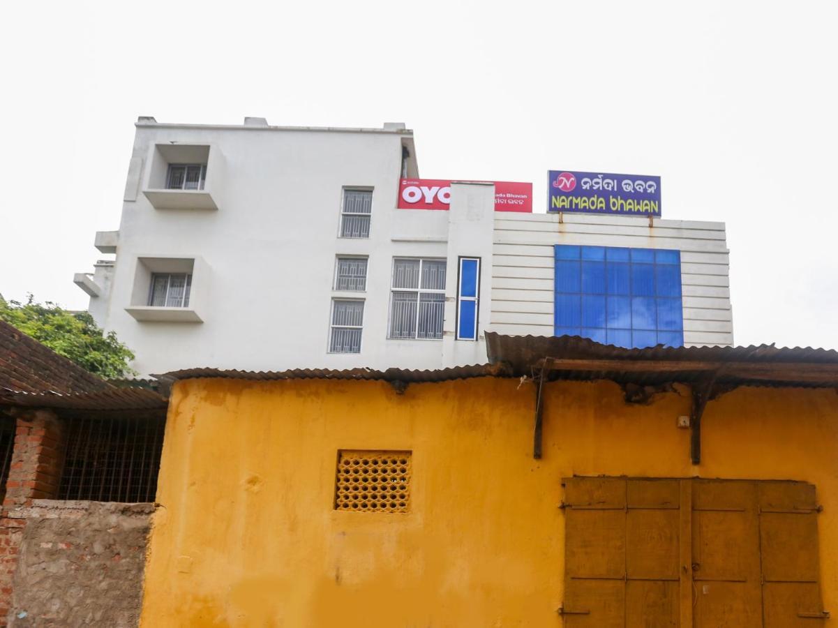 Oyo 61586 Hotel Narmada Bhavan Puri Bagian luar foto